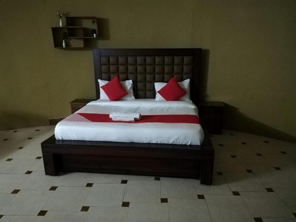 Kajipuria Resort Gajraula Buitenkant foto